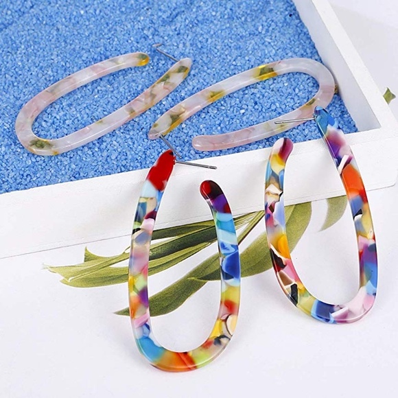 Jewelry - Bundle of 2 Mottled Acrylic Oval Earrings